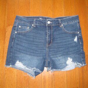 No boundary jeans shorts Juniors size 13 Distressed